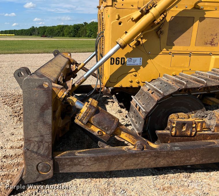 image for item DK7806 1982 Caterpillar D6D  dozer