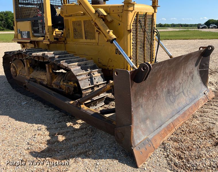 image for item DK7806 1982 Caterpillar D6D  dozer