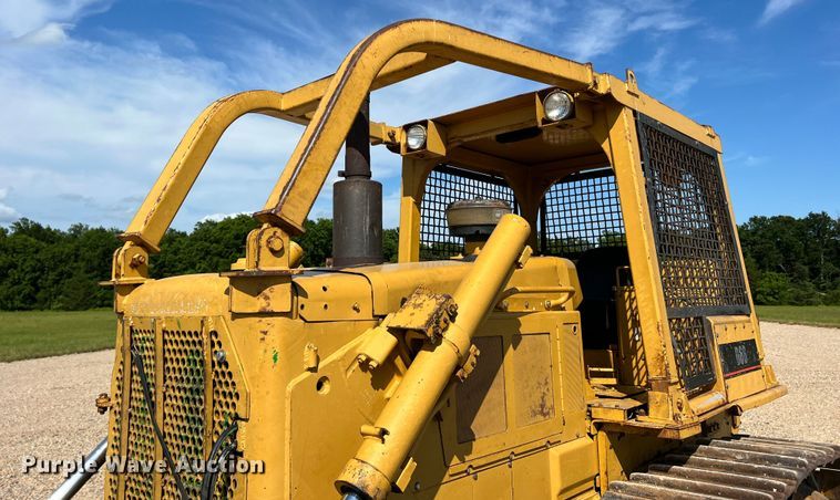image for item DK7806 1982 Caterpillar D6D  dozer