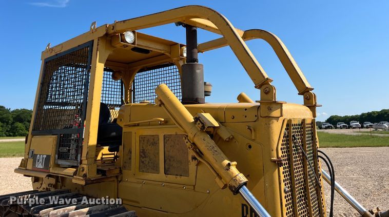 image for item DK7806 1982 Caterpillar D6D  dozer