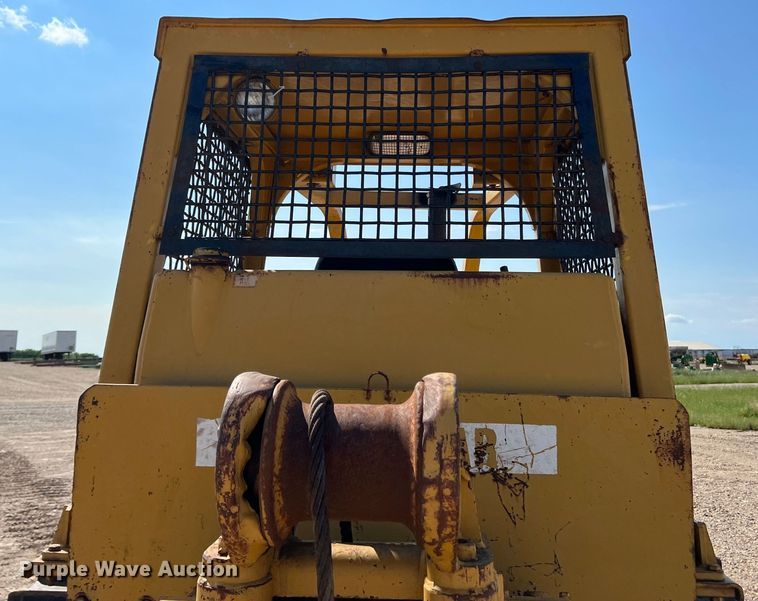 image for item DK7806 1982 Caterpillar D6D  dozer
