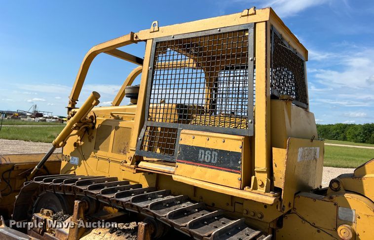 image for item DK7806 1982 Caterpillar D6D  dozer