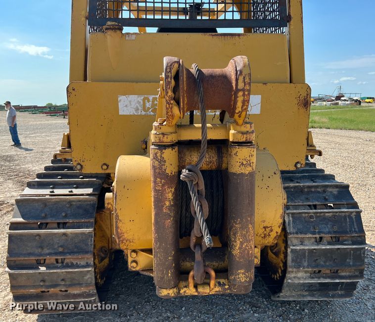image for item DK7806 1982 Caterpillar D6D  dozer