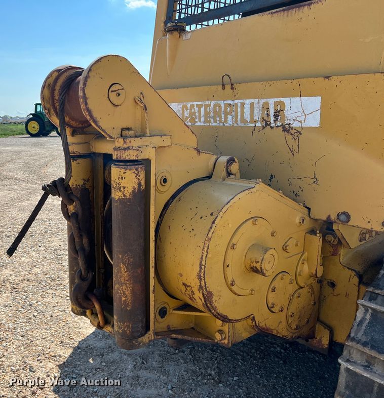 image for item DK7806 1982 Caterpillar D6D  dozer