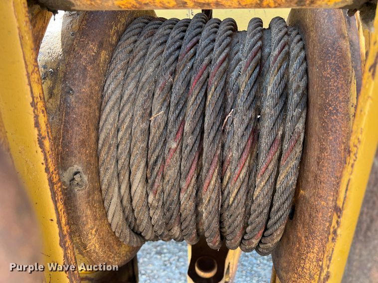 image for item DK7806 1982 Caterpillar D6D  dozer