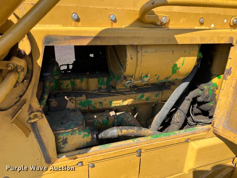 image for item DK7806 1982 Caterpillar D6D  dozer