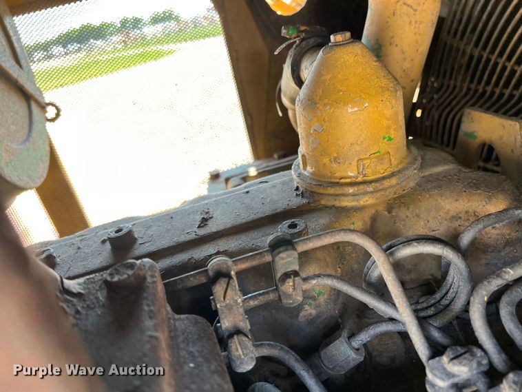 image for item DK7806 1982 Caterpillar D6D  dozer