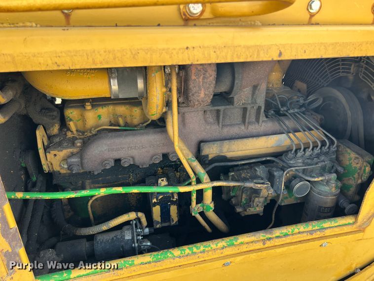 image for item DK7806 1982 Caterpillar D6D  dozer