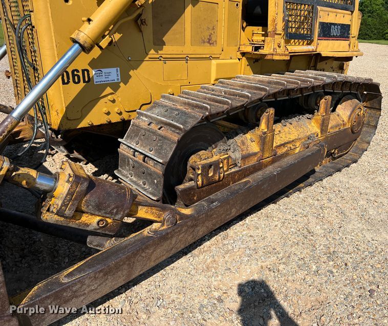 image for item DK7806 1982 Caterpillar D6D  dozer