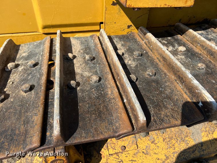 image for item DK7806 1982 Caterpillar D6D  dozer