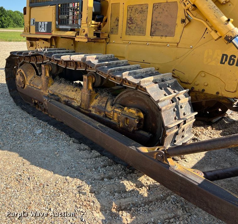 image for item DK7806 1982 Caterpillar D6D  dozer