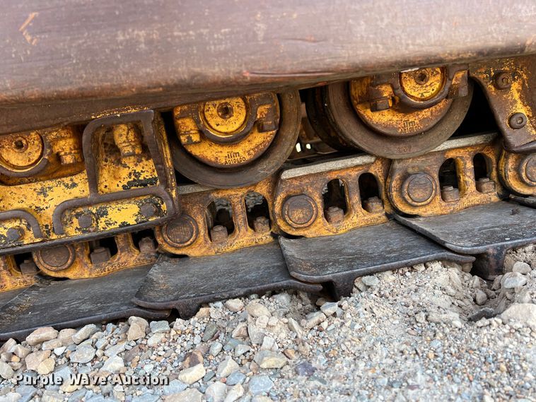 image for item DK7806 1982 Caterpillar D6D  dozer