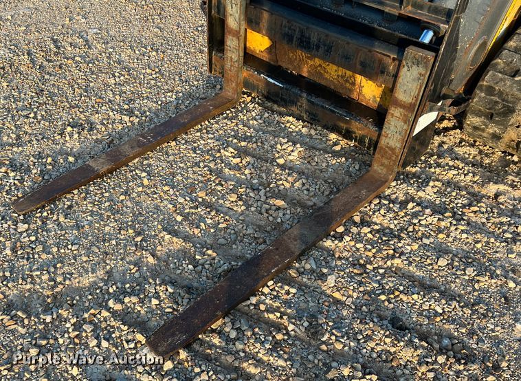 image for item DK7807 2011 John Deere 333D  tracked skid steer loader