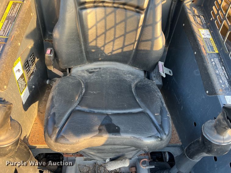 image for item DK7807 2011 John Deere 333D  tracked skid steer loader