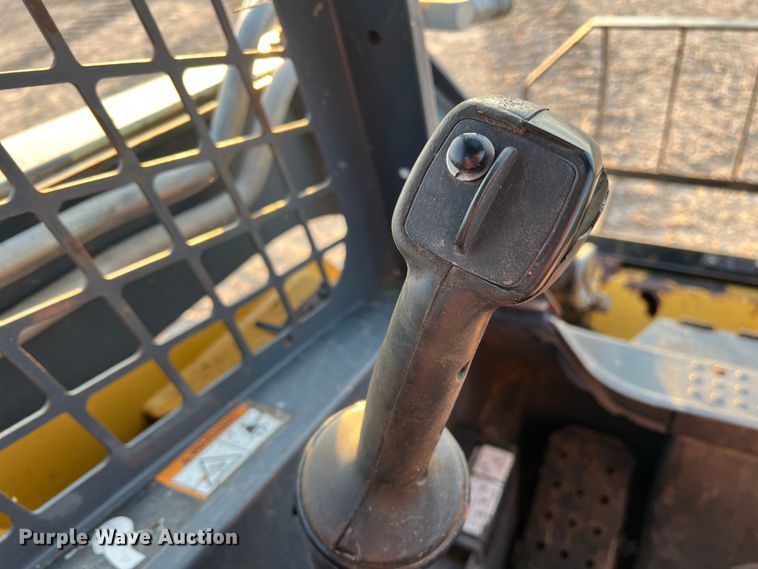 image for item DK7807 2011 John Deere 333D  tracked skid steer loader