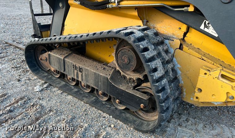 image for item DK7807 2011 John Deere 333D  tracked skid steer loader