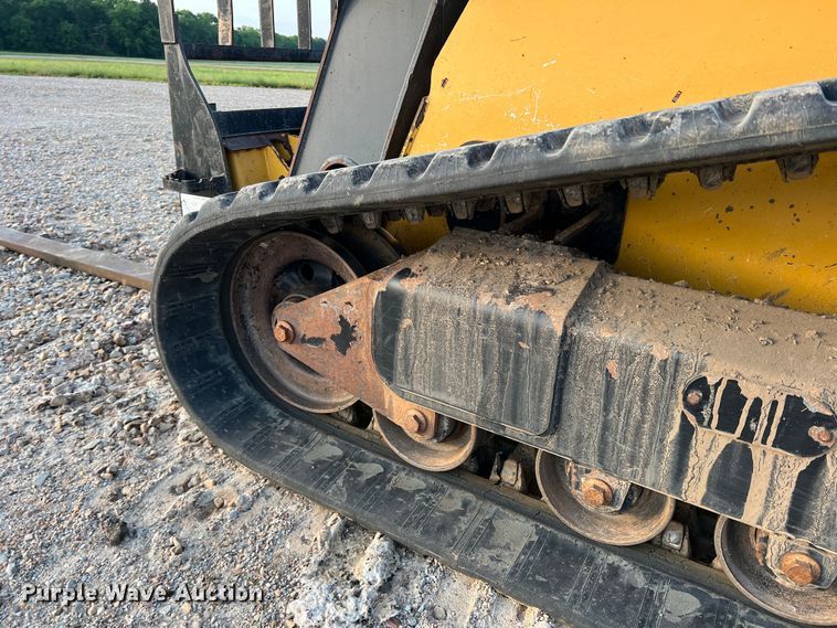 image for item DK7807 2011 John Deere 333D  tracked skid steer loader