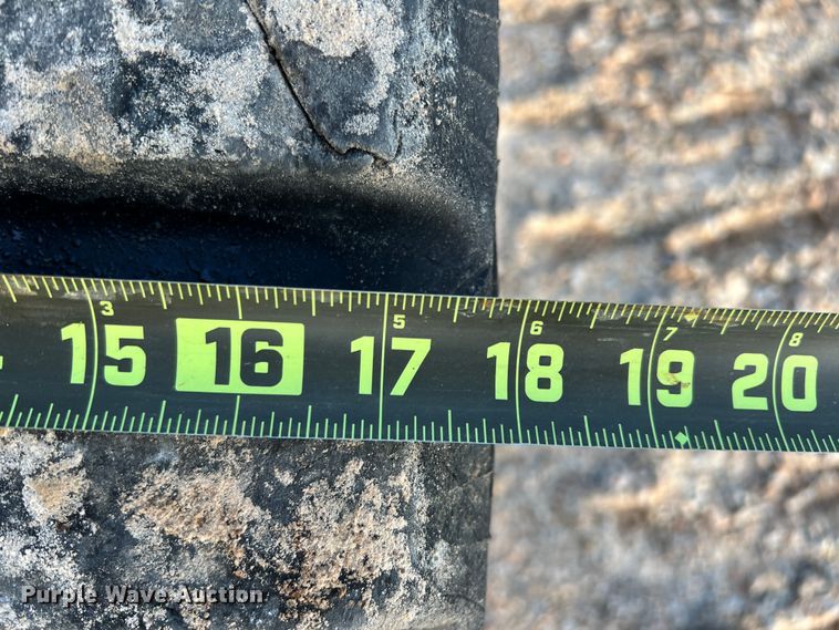 image for item DK7807 2011 John Deere 333D  tracked skid steer loader