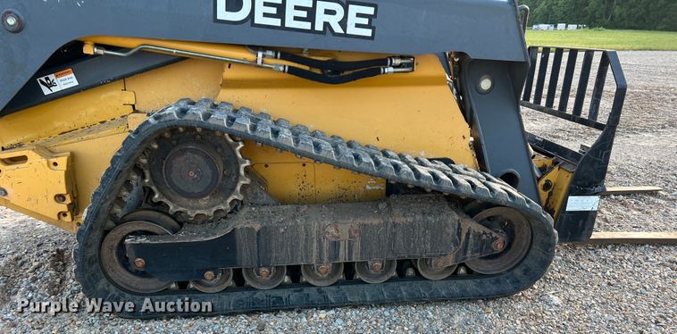 image for item DK7807 2011 John Deere 333D  tracked skid steer loader