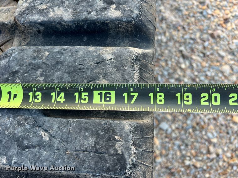 image for item DK7807 2011 John Deere 333D  tracked skid steer loader