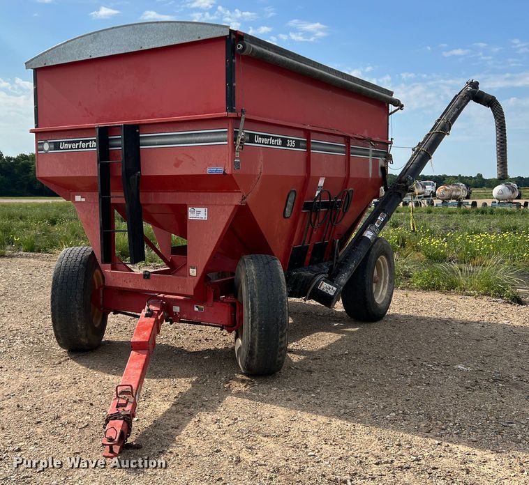 image for item DK7808 Unverferth 335  gravity wagon