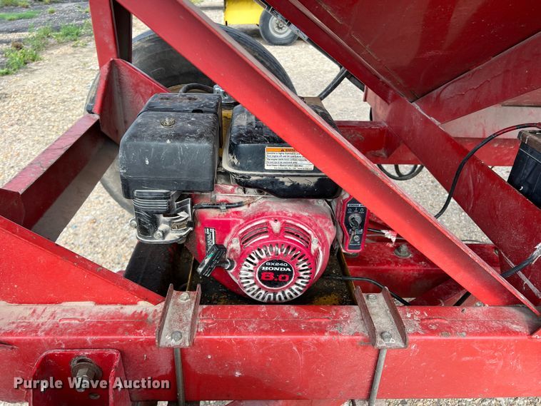 image for item DK7808 Unverferth 335  gravity wagon