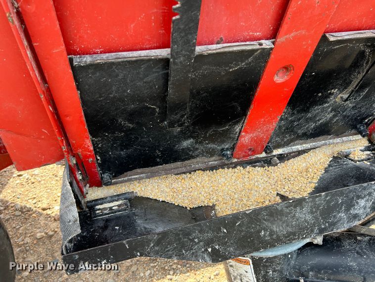 image for item DK7808 Unverferth 335  gravity wagon