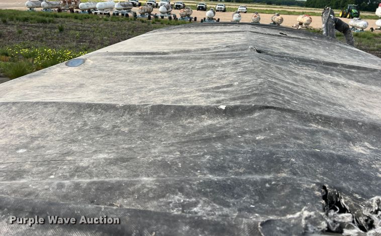 image for item DK7808 Unverferth 335  gravity wagon