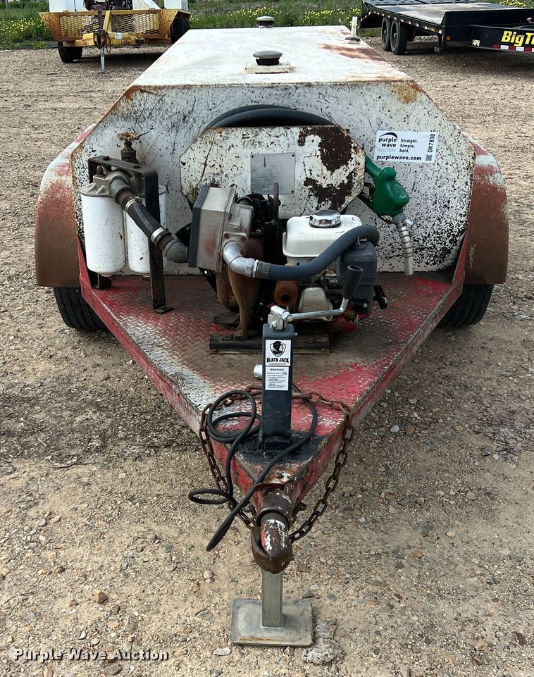 image for item DK7810 Fuel tank trailer