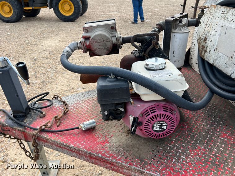 image for item DK7810 Fuel tank trailer