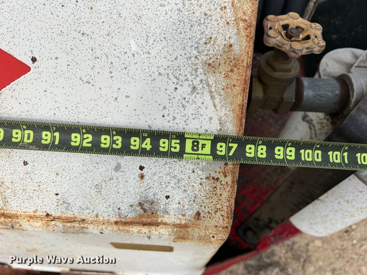 image for item DK7810 Fuel tank trailer