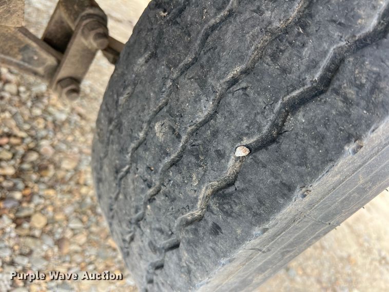 image for item DK7810 Fuel tank trailer