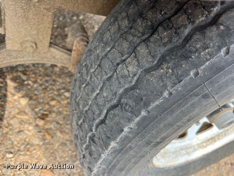 image for item DK7810 Fuel tank trailer