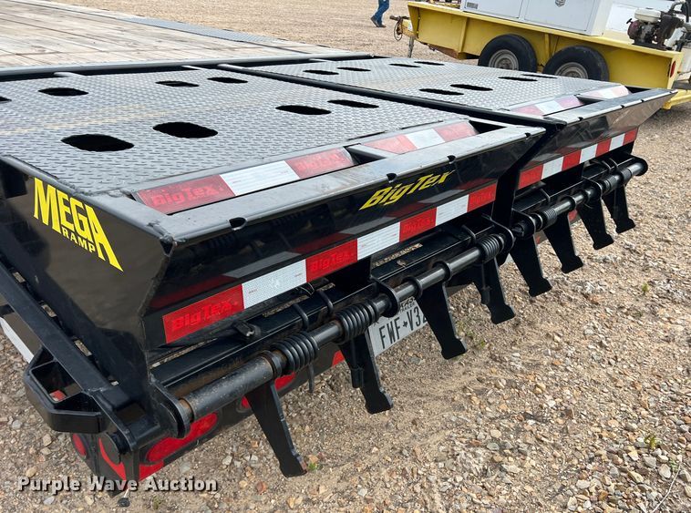image for item DK7811 2018 Big Tex 14PH-20+5  equipment trailer
