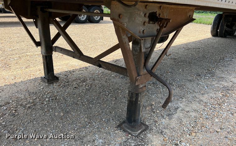 image for item DK7820 2005 Wabash  dry van trailer