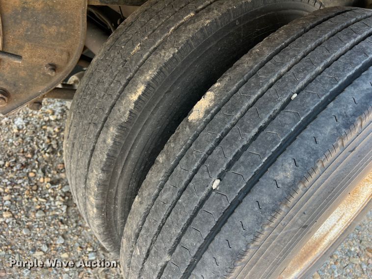 image for item DK7821 2005 Wabash  dry van trailer