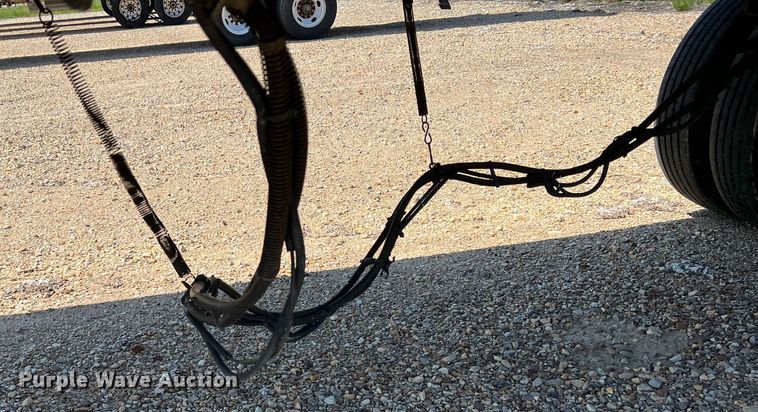 image for item DK7822 2007 Hyundai  dry van trailer