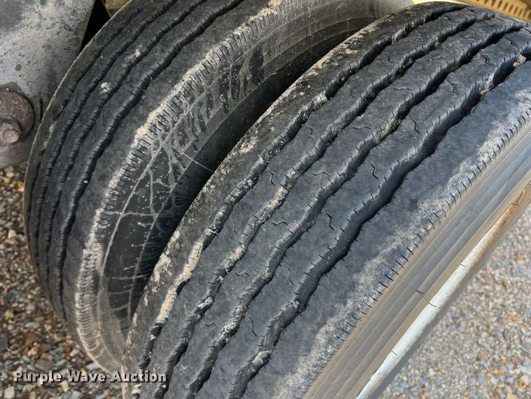 image for item DK7822 2007 Hyundai  dry van trailer