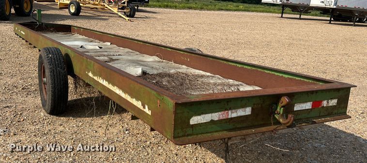 image for item DK7823 Feed trough trailer