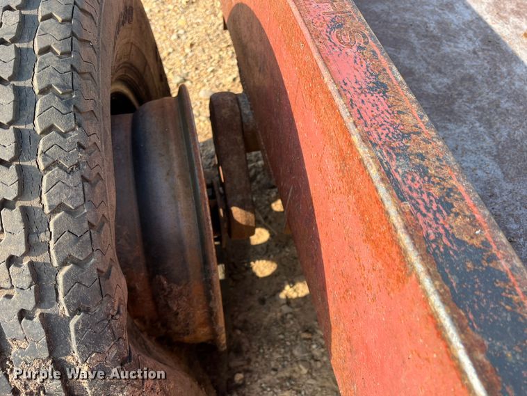 image for item DK7824 H&S  feed trough trailer