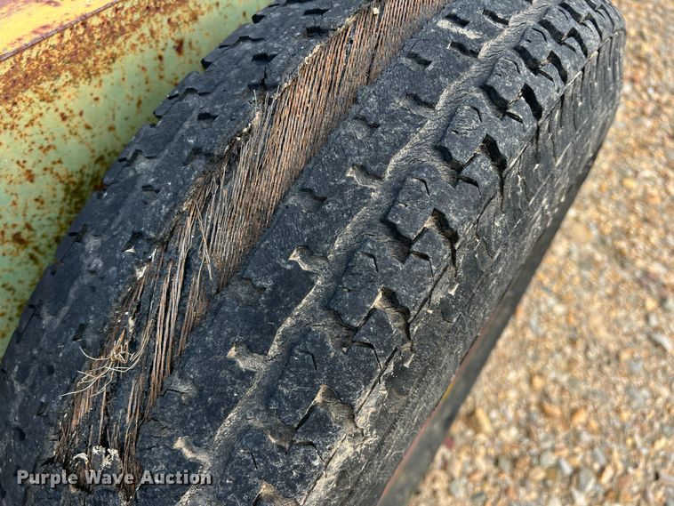 image for item DK7830 Feed trough trailer