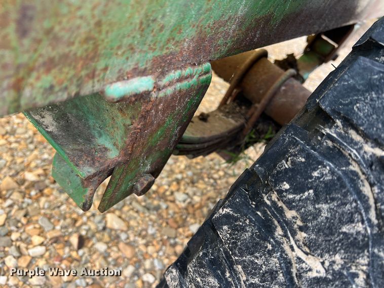 image for item DK7832 Feed trough trailer