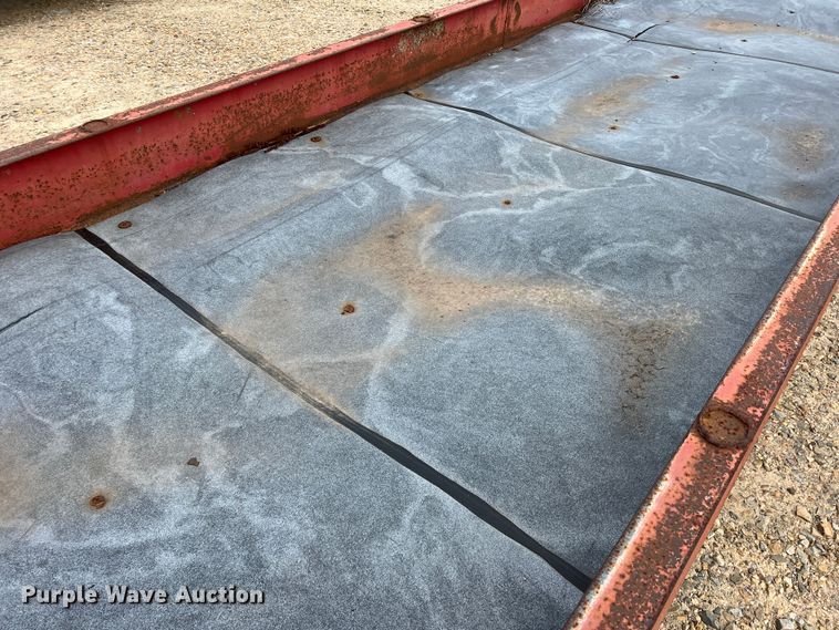 image for item DK7833 Feed trough trailer