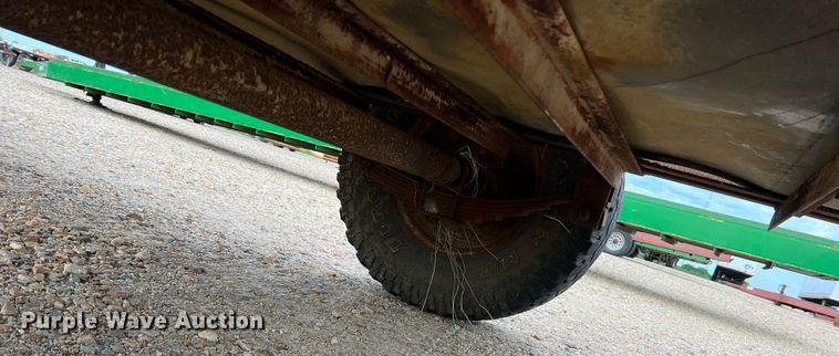 image for item DK7833 Feed trough trailer