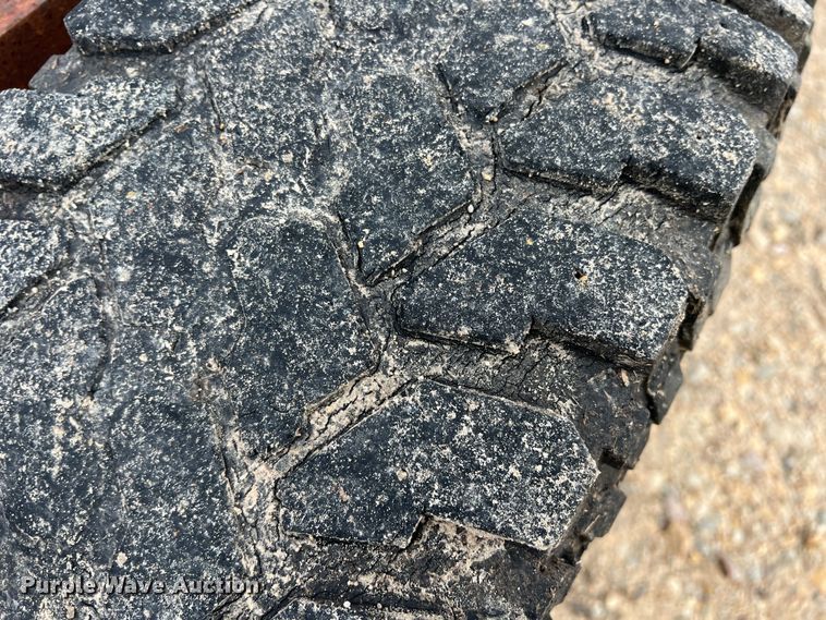 image for item DK7833 Feed trough trailer