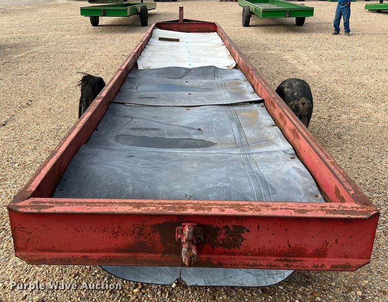 image for item DK7840 Feed trough trailer