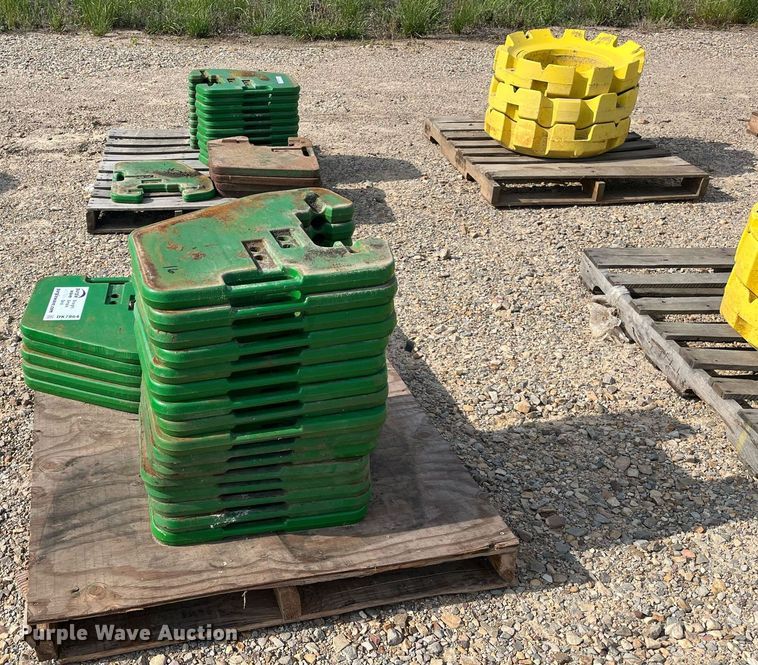 image for item DK7864 (35) John Deere suitcase weights