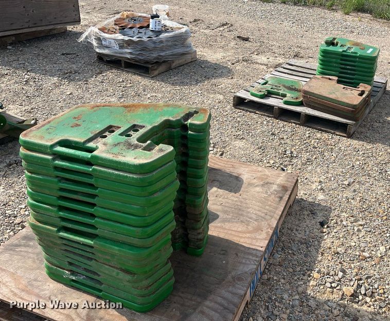 image for item DK7864 (35) John Deere suitcase weights