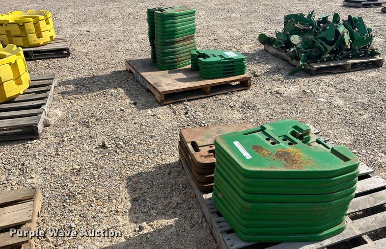 image for item DK7864 (35) John Deere suitcase weights