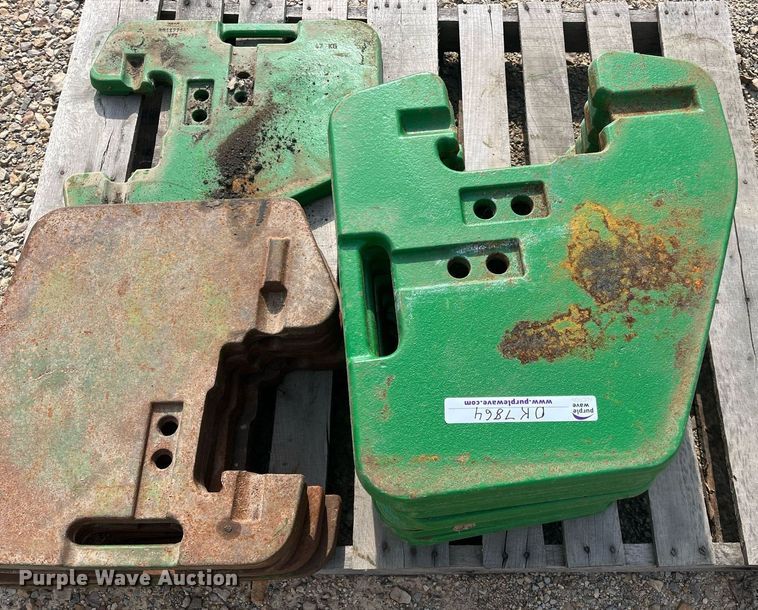 image for item DK7864 (35) John Deere suitcase weights